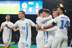 «Κρύφτηκε» η μπάλα πριν την γκολάρα του Καρέτσα: Το πλάνο από την κερκίδα, οι 12 πάσες και οι έξαλλοι πανηγυρισμοί (vid)