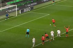 Έπος: Ο Φερνάντες βιάστηκε να πανηγυρίσει το πέναλτι του Ρονάλντο (vid)