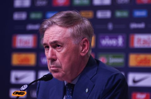 Ο Ρομάριο προειδοποιεί τον Αντσελότι: «Όλοι το ξέρουν, είναι καλύτερο να έχεις έναν σταρ όπως ο Νεϊμάρ στην Εθνική Βραζιλίας»