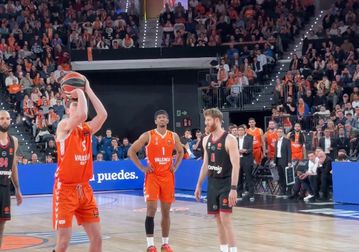 Η βολή του Ντε Λαρέα που έκρινε το Βαλένθια-Ολυμπιακός (vid)