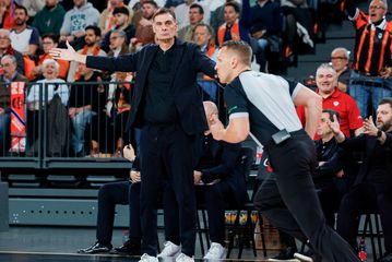 Μπαρτζώκας για το φάουλ που έκρινε το Βαλένθια-Ολυμπιακός: «Δεν ξέρω αν ήταν ή όχι»