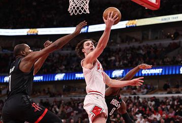 Οι Μπουλς έκαναν την έκπληξη με τους Ρόκετς