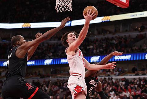 Οι Μπουλς έκαναν την έκπληξη με τους Ρόκετς