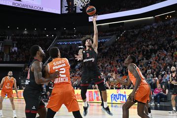 Αυτοκτονία Ολυμπιακού στη Βαλένθια