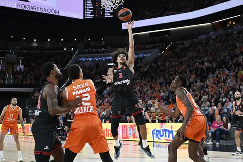 Αυτοκτονία Ολυμπιακού στη Βαλένθια