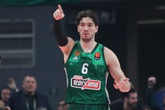 Ο Όσμαν τιμήθηκε από τη βοσνιακή ομάδα που έκανε τα πρώτα του βήματα (vid)