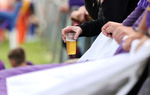 Πρόστιμο σε κυπριακή ομάδα επειδή οι φίλοι της κατανάλωσαν αλκοόλ