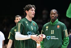 Ο Όσμαν τιμήθηκε από τη βοσνιακή ομάδα που έκανε τα πρώτα του βήματα (vid)