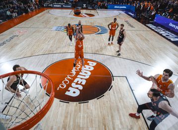 Μαρτίνεθ και Ντε Λαρέα αποκάλυψαν τον λόγο που ο Ισπανός γκαρντ εκτέλεσε τις κρίσιμες βολές με Ολυμπιακό