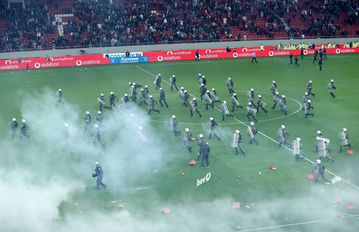 Ποινική έρευνα του αθλητικού εισαγγελέα Πειραιά για τα επεισόδια στο Ολυμπιακός - ΑΕΚ