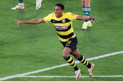 Ο ιδιαίτερος επισκέπτης στην «OPAP Arena» για τον Ελίασον και το... πηγαδάκι (vid)