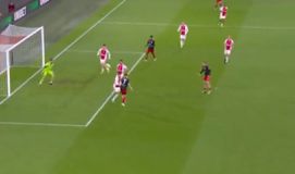 Ο Λάμπρου σόκαρε τον Άγιαξ, αλλά του στέρησε τη νίκη ο Άκπομ! (vid)