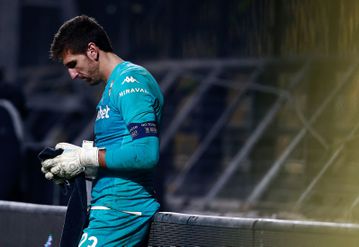 Με Κουέστα, Φαμπιάνο και Σουλεϊμάνοφ η ενδεκάδα του Άρη κόντρα στον Ολυμπιακό