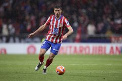 Ο Λανγκλέ ενημέρωσε την Μπαρτσελόνα ότι θέλει να μείνει στην Ατλέτικο