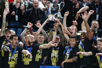 Δέκα με τόνο η ΑΕΚ του Αλμέιδα, υπέταξε τον ΠΑΟΚ και έκανε το νταμπλ!