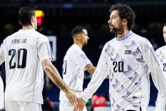 Η μπασκετική Ρεάλ στο πλευρό του Βινίσιους (pics)