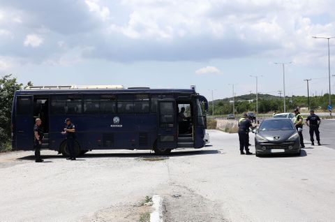 Η Αστυνομία σταμάτησε εκατοντάδες οπαδούς του ΠΑΟΚ στην Κερασιά!