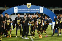 Η ΑΕΚ πανηγύρισε το νταμπλ με το... δικό της «Freed from desire» (vid)