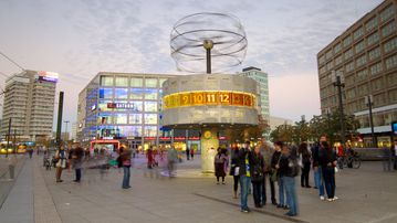 Θύρα 7: «Όλοι στην πλατεία Alexanderplatz»