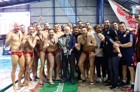 Ο Ολυμπιακός στέφθηκε πρωταθλητής για 39η φορά, «σκουπίζοντας» τη Βουλιαγμένη με 3-0