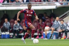 Ο Κουτέσα έβγαλε 2η την Σέρβετ με δικά του 22 γκολ, βραβεύτηκε και έρχεται στην ΑΕΚ