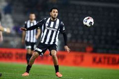 Πένια: «Δεν θέλω να ξέρω τίποτα για το νούμερο 4, γιατί αυτό φοράω στον ΠΑΟΚ και δεν παίζω καθόλου!»