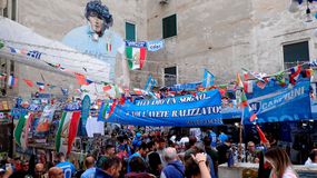 Φέρετρα και λεκάνες: Οι οπαδοί της Νάπολι πανηγύρισαν με... χοντρά αστεία εις βάρος της Ίντερ