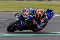 Εντυπωσιακός Κουαρταραρό πήρε την πολ ποζίσιον στο Σίλβερστον και έκανε το «χατ τρικ»