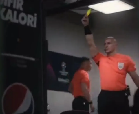 Επικό βίντεο με τον Μαρτσίνιακ να προπονείται για το πώς να δείχνει κάρτες στον τελικό του Champions League (vid)