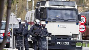 Εξάρθρωση εγκληματικής οργάνωσης με παράνομα «μποξάκια» - Πάνω από 1,3 εκατ. τηλεθεατές είδαν «μαύρο» στην τηλεόρασή τους