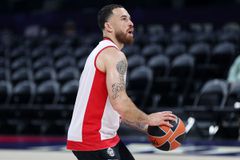 Προπονείται στις ΗΠΑ με τον Ντουράντ ο Μάικ Τζέιμς