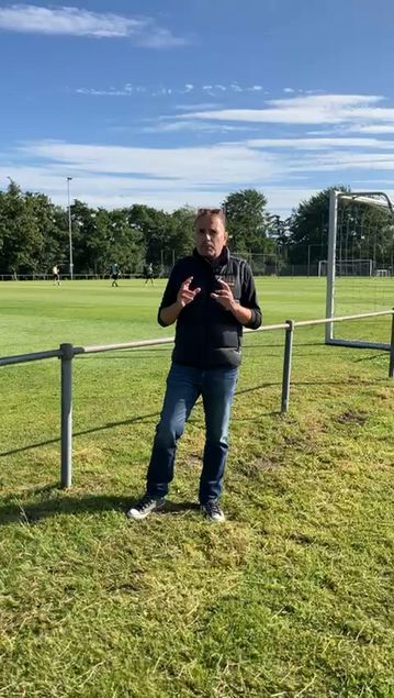 Ο Κώστας Τσίλης εξηγεί τον τρόπο λειτουργίας του Νίκολιτς στις πρώτες προπονήσεις της ΑΕΚ