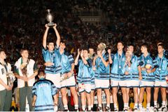 Η ανάμνηση από τους παγκόσμια χρυσούς Εφήβους του 1995 (vid)