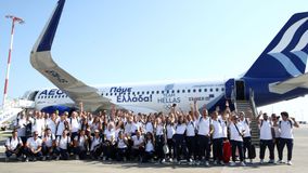 Η Ελληνική Ολυμπιακή Ομάδα πέταξε με αισιοδοξία και πίστη για το Παρίσι