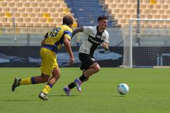 «Ο Ολυμπιακός 'κοιτάει' τον Ντένις Μαν» (vid)