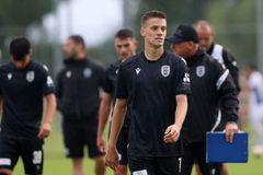 Bild: «Αυτό είναι το συμβόλαιο που δίνει η Στουτγάρδη στον Κωνσταντέλια»