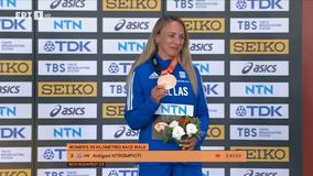 Η απονομή του χάλκινου μεταλλίου στην Αντιγόνη Ντρισμπιώτη (vid)