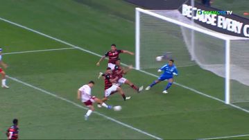 Ο Λιατσικούρας εκμεταλλεύτηκε τις κόντρες και άνοιξε το σκορ για τον Ολυμπιακό στο Μαρακανά (vid)