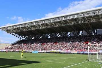 Ακυρώθηκε η προβολή του ΑΕΛ - ΠΑΟΚ σε γιγαντοοθόνη λόγω πνευματικών δικαιωμάτων