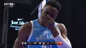 Ο Θανάσης έπεσε στο glass floor και μάτωσε - Δέχθηκε ιατρική περίθαλψη (vid)