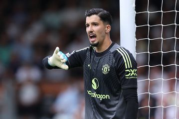 Απίστευτο: Ο Μπαγιντίρ ήταν ο παίκτης της Μάντσεστερ Γιουνάιτεντ που έφτιαξε τη μόνη μεγάλη ευκαιρία στο πρώτο μέρος με τη Φούλαμ