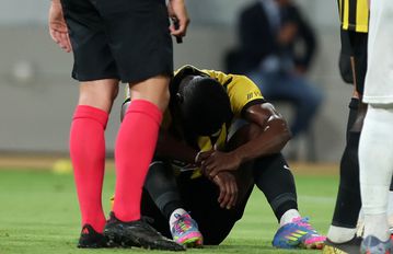 Βγήκε αναγκαστική αλλαγή ο Ζίνι και δάκρυσε - Ανησυχία στην ΑΕΚ για τη ρεβάνς με την Άντερλεχτ