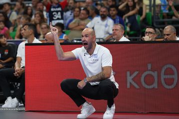 Σπανούλης: «Δεν μπορείς να πας σε τουρνουά 20 ημερών με λίγα γκαρντ - Μια μέρα θα είναι αρχηγός ο Ζούγρης»