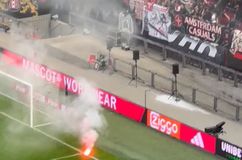 Οριστική διακοπή στο Άγιαξ - Φέγενορντ λόγω των επεισοδίων - Μπούκαραν στην αίθουσα VIP χούλιγκαν των γηπεδούχων! (vid)