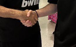 Ο Ολυμπιακός προανήγγειλε την απόκτηση του Μπραζντέικις