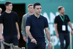 Ο Τζαβέλλας τιμωρήθηκε με απαγόρευση εισόδου στα αποδυτήρια και τον αγωνιστικό χώρο για έναν μήνα