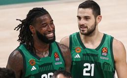 Στο σπίτι του Λεσόρ ο Παπαπέτρου: Η φωτογραφία και το ιδιαίτερο δείπνο (pics)