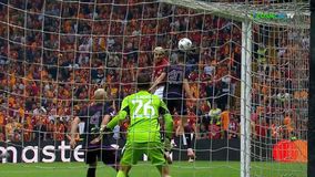 Ανελέητο σφυροκόπημα στη Βαυαρική εστία δοκάρι ο Ικάρντι