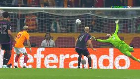 Απίθανη απόκρουση του Ούλραϊχ σε γυριστό του Ακτούρκογλου