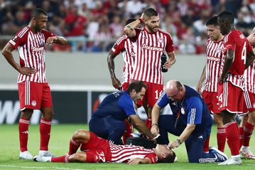 Η UEFA άλλαξε τον VAR στο ματς με τη Γουέστ Χαμ - Ο Χίνγκλερ αντί του Ρούπερτι που... δεν είδε την αγκωνιά του Σάλαϊ στον Έσε